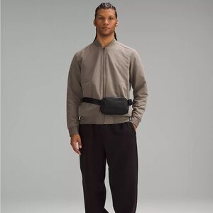 Lululemon Everywhere Belt Bag 1L- Black/Black